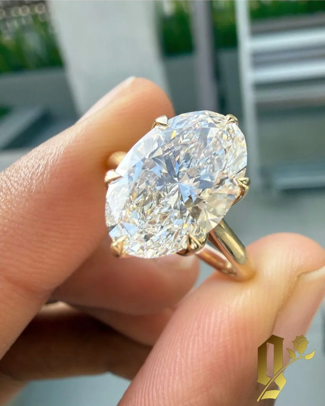 Perfected Her💎💎💎 Now this bride can confidently say &ldquo;no one has this!&rdquo;

🔑Modern Wedding Rings
🔑 Custom Prong Design
⭐️ Golden Gal