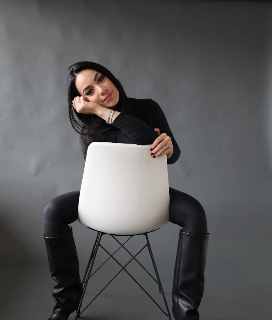 if you are new here❤️ I am Delaina, proud founder of Golden Gal Fine Jewelry
What started as a vision became something people know, trust, &amp; come back to. I saw the gap, and I curated something to fill it💎
Built showroom in my hometown rooted in