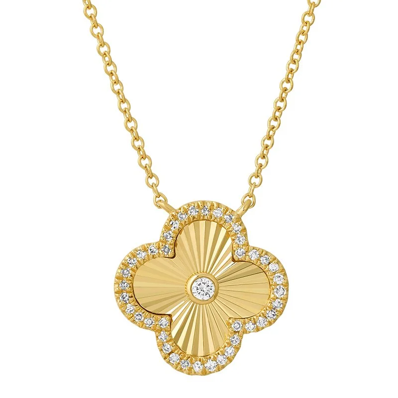 FLUTED CLOVER NECKLACE - MEDIUM