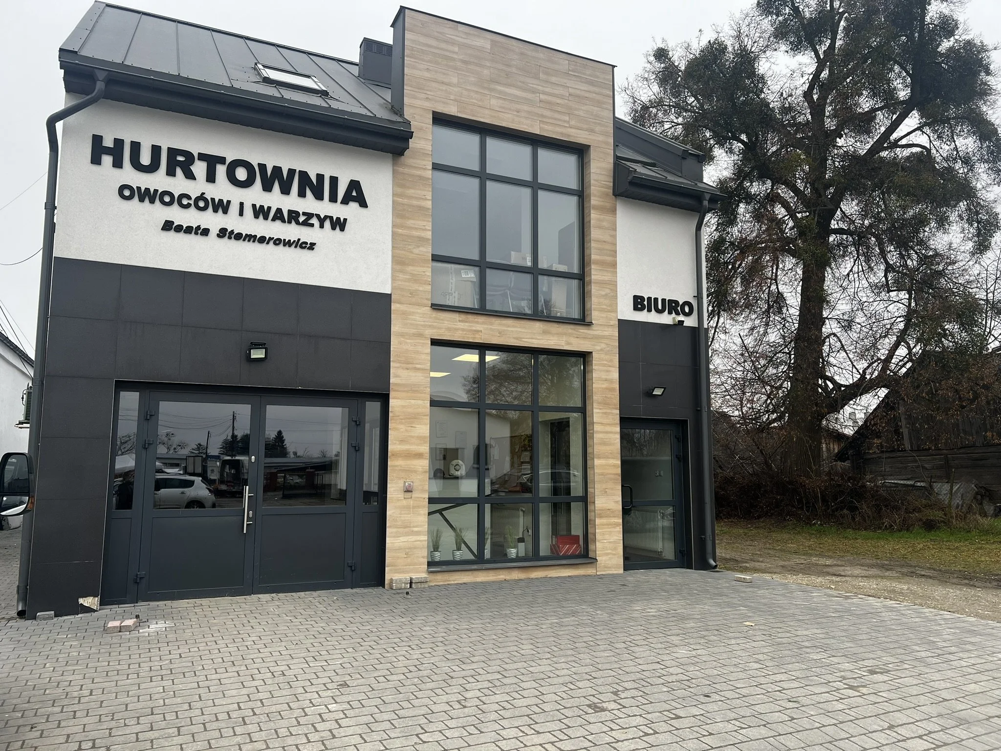 Nowoczesna hurtownia/hala magazynowa z biurem – gotowa pod biznes