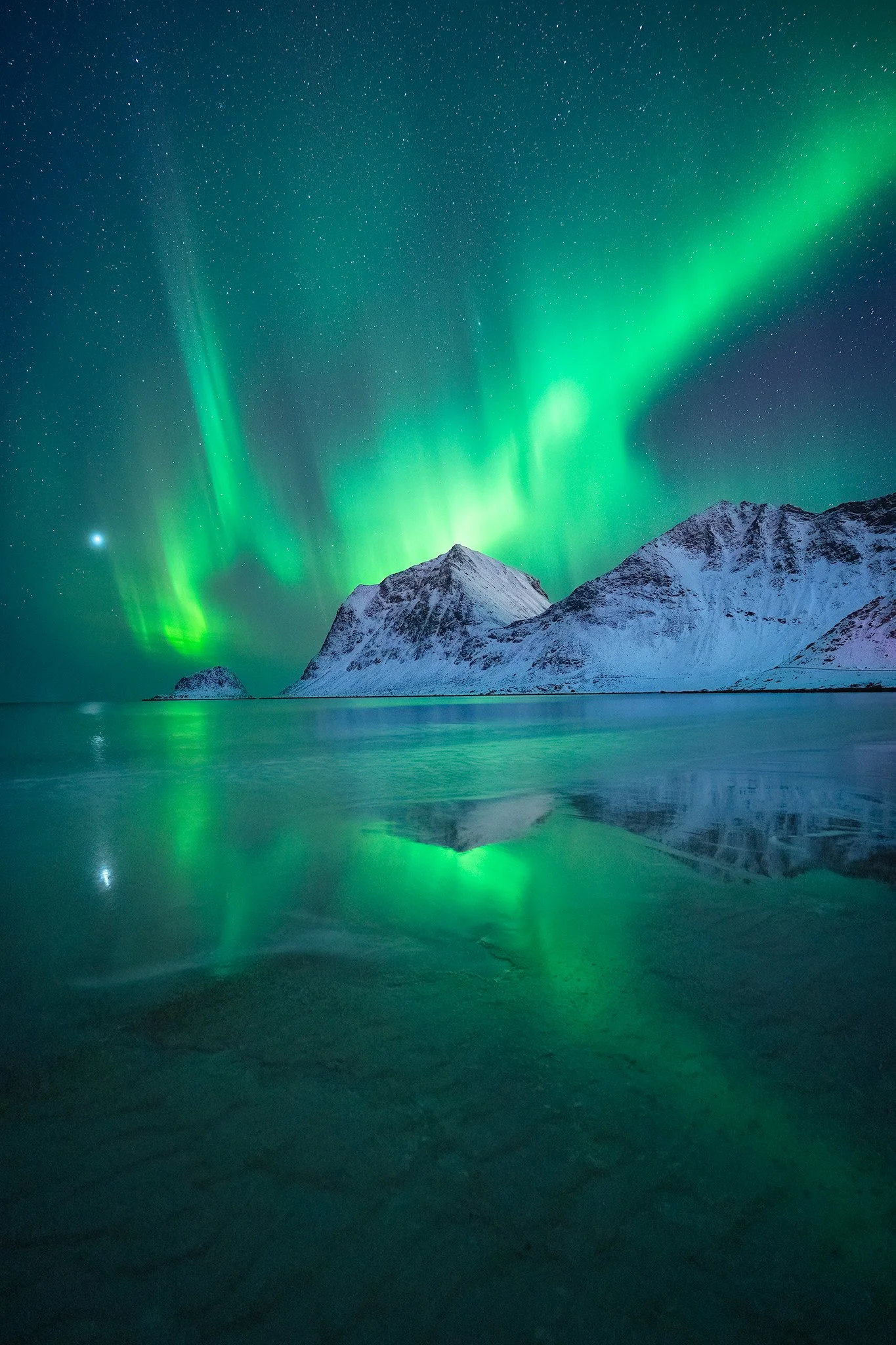 Winter light above Vik Beach_FBed_sRGB.jpg