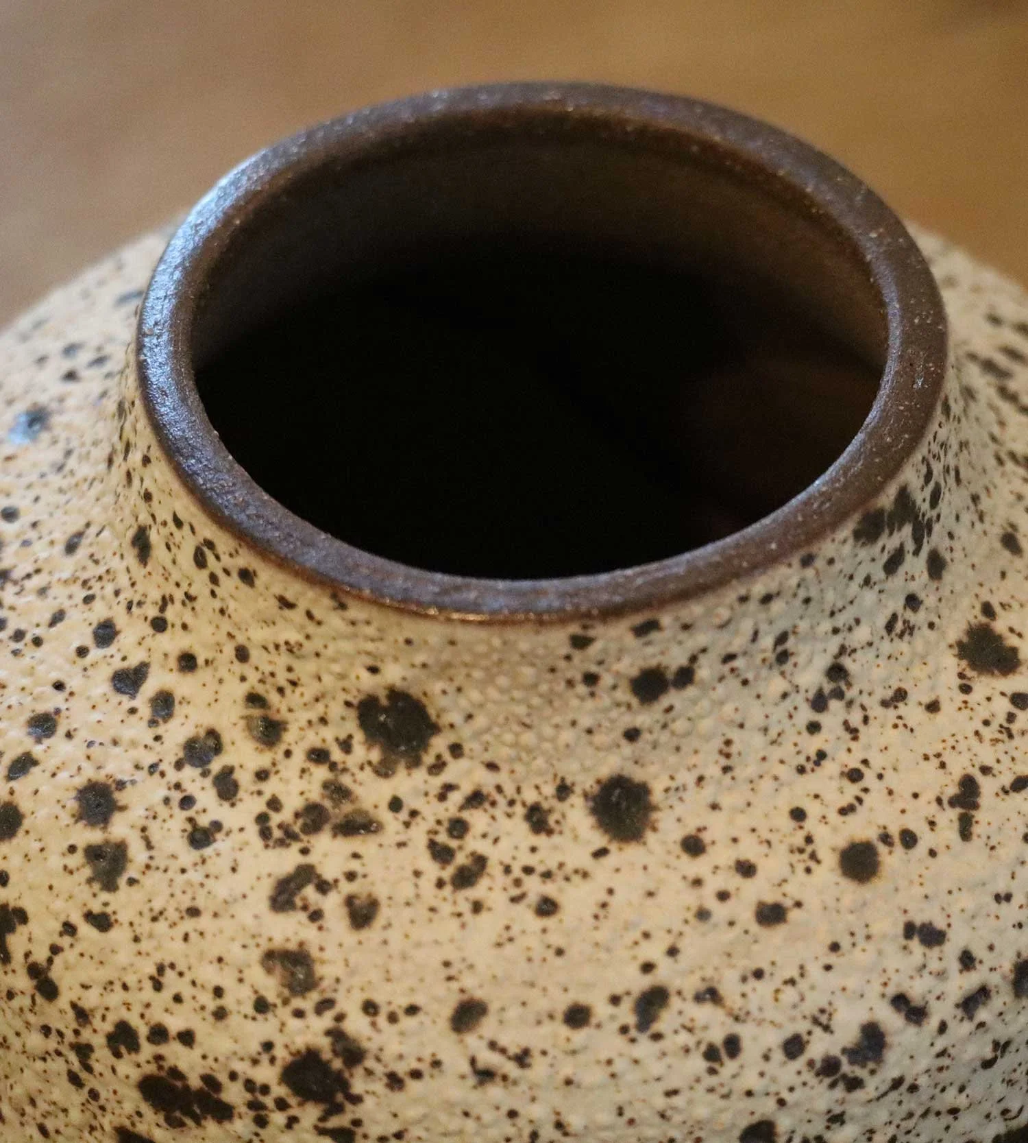 The-Strata-Vase-Basalt-3.jpg