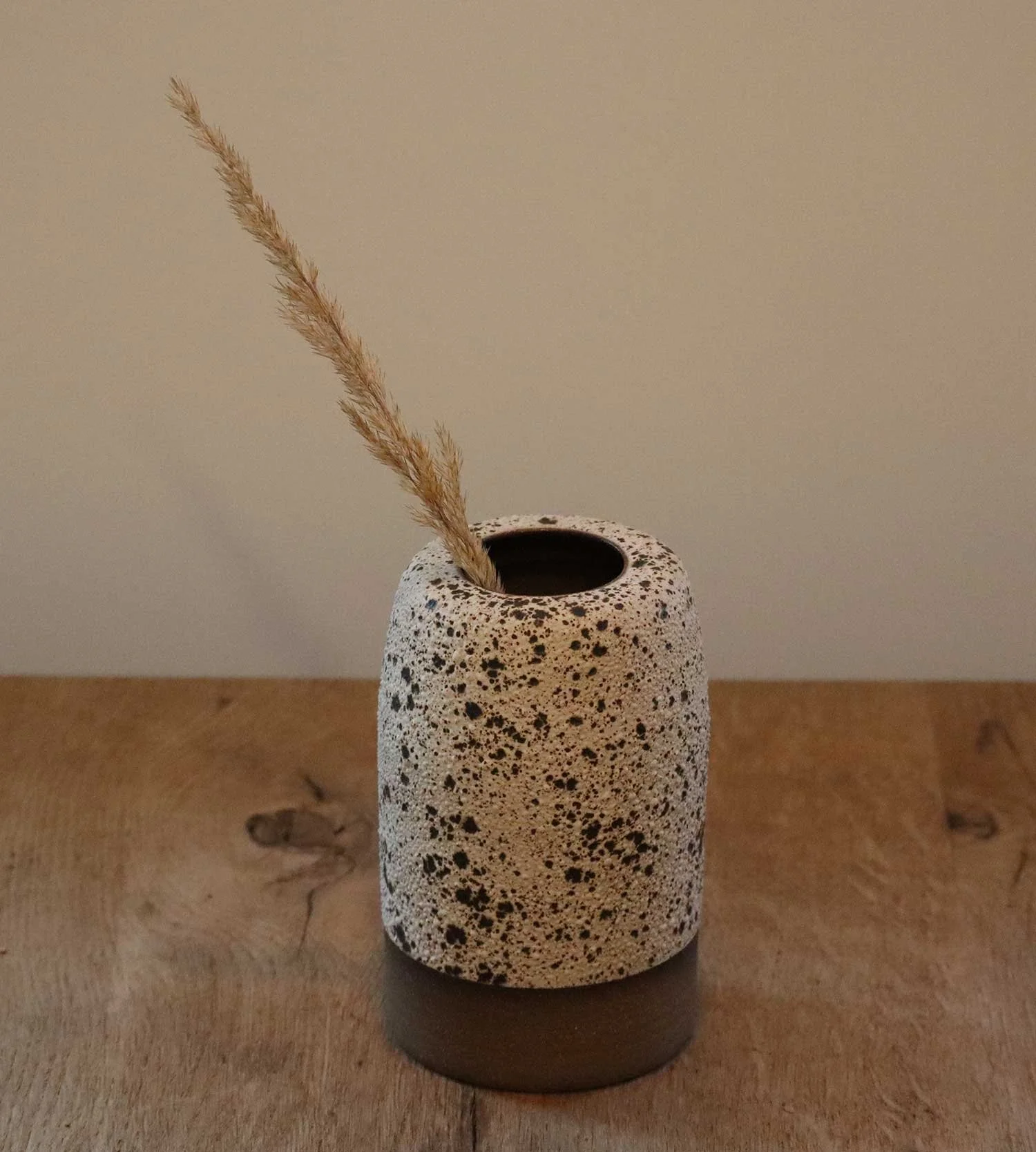 The-Strata-Vase-Ash Line (Small)-1.jpg
