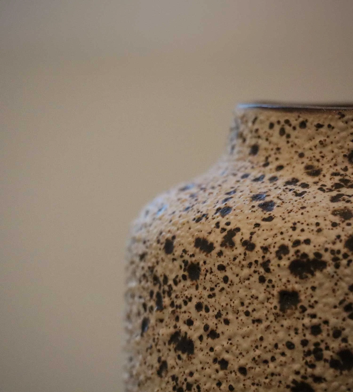 The-Strata-Vase-Basalt-4.jpg