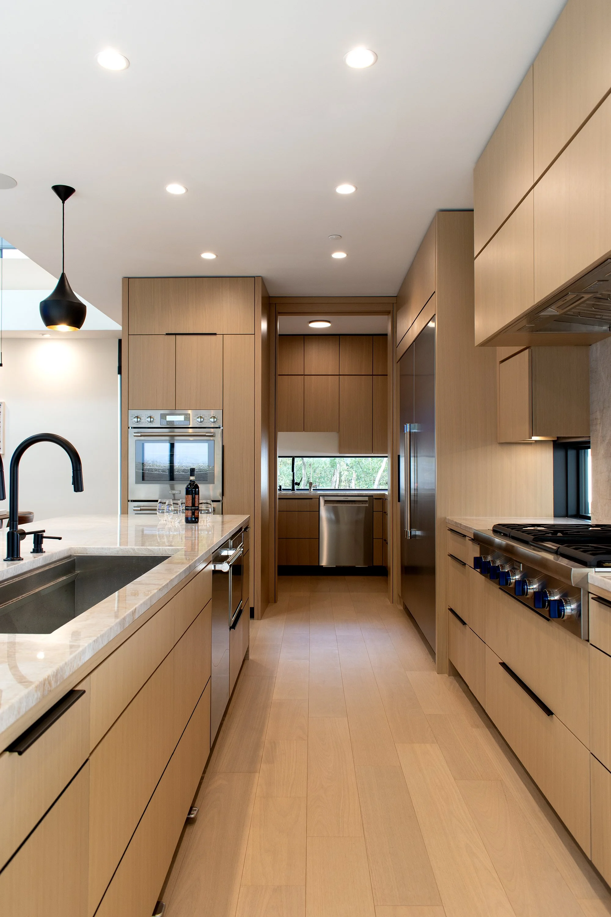 Minnetonka_01_Kitchen_Parallel V_209.jpg