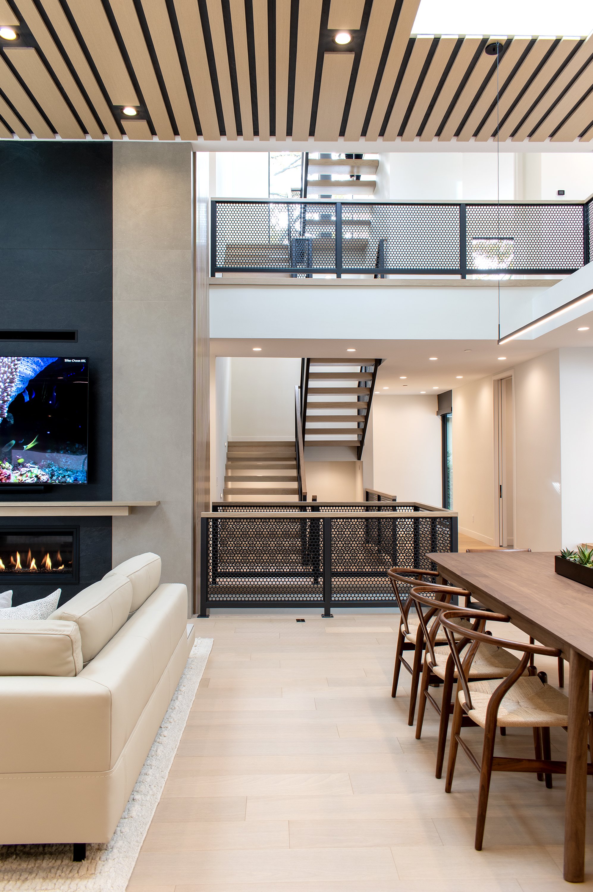 Minnetonka_01_Living Dining_Parallel V_164.jpg