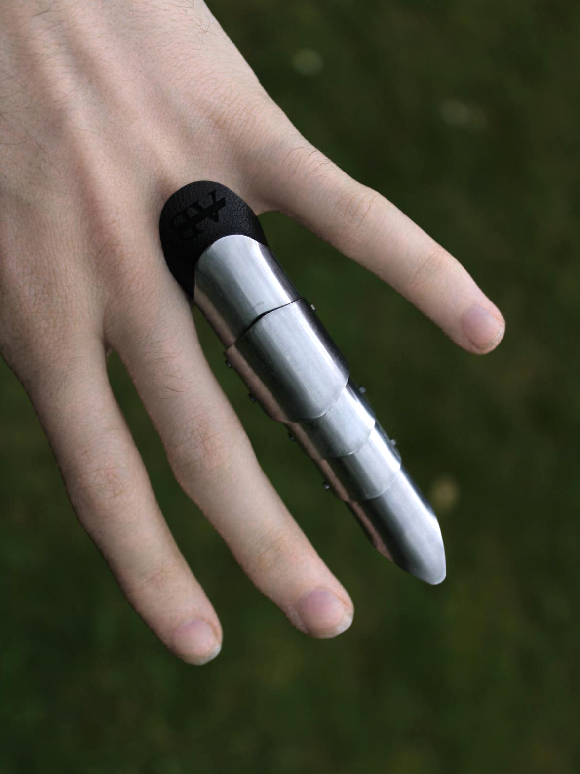 fingerarmour1.png