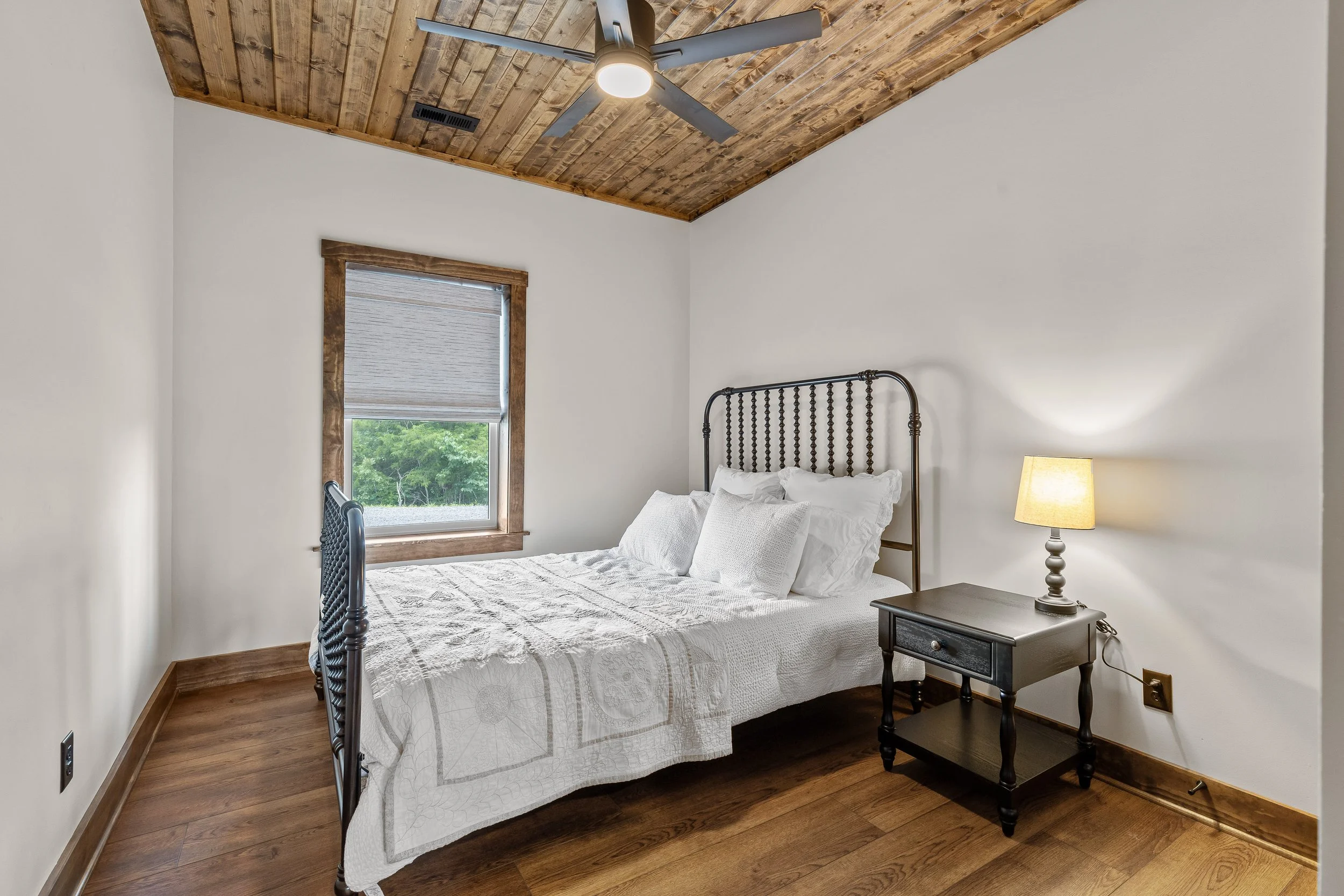 custom-barndominium-interior-lighthouse-construction-bedroom.jpg