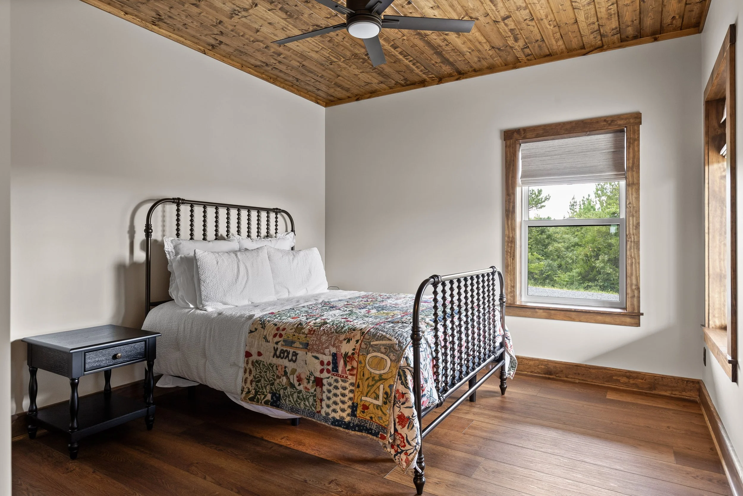 custom-barndominium-interior-lighthouse-construction-bedroom4.jpg