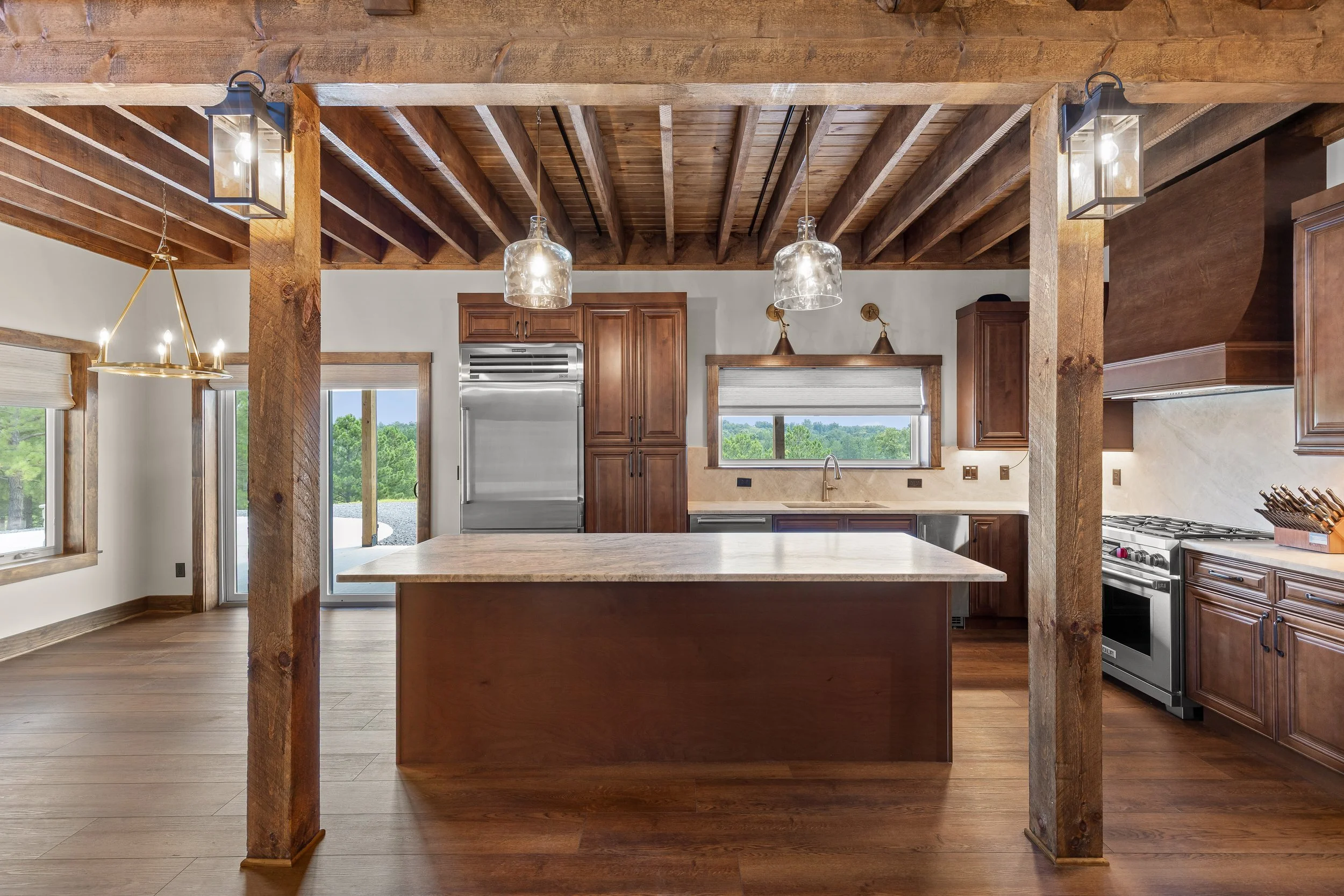 custom-barndominium-interior-lighthouse-construction-kitchen.jpg