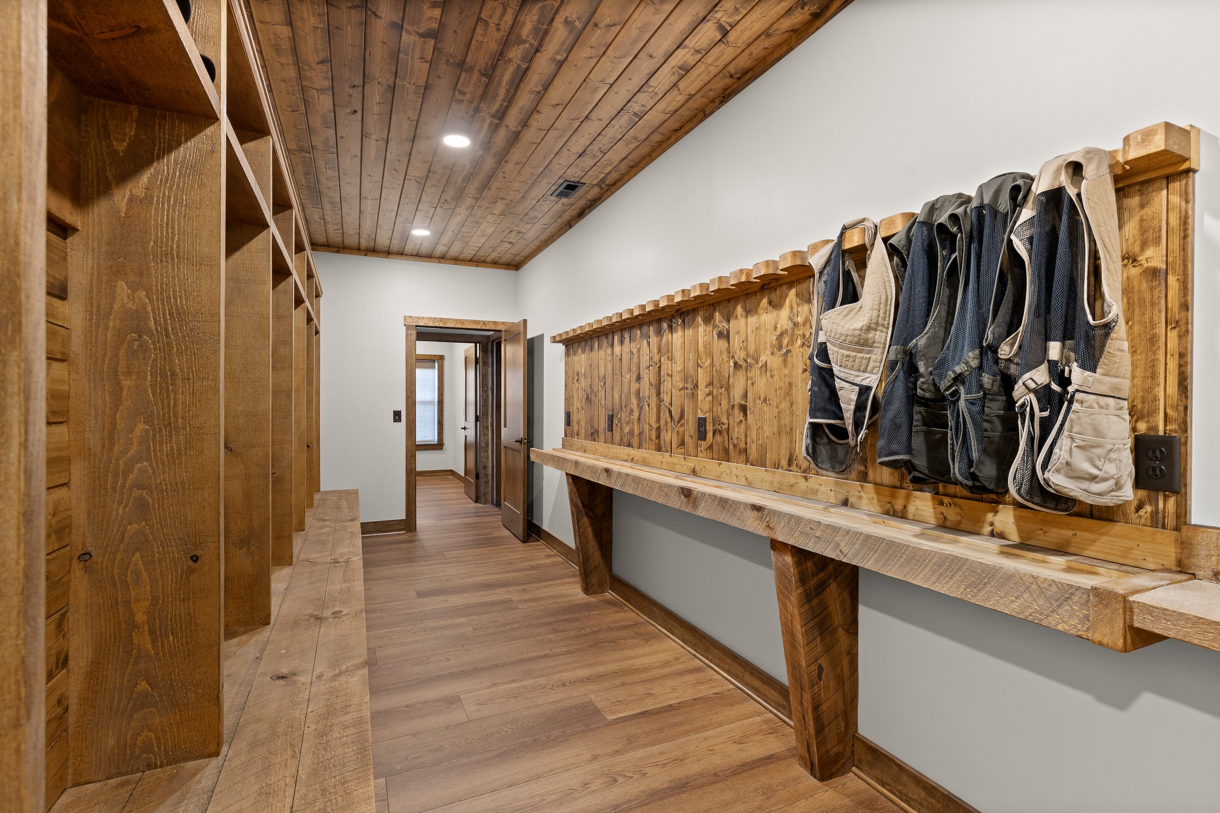 custom-barndominium-interior-lighthouse-construction-lockerroom2.jpg