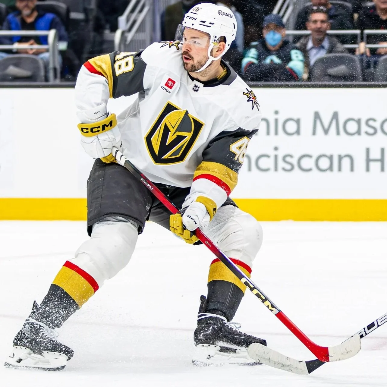 Theodore’s OT Winner Lifts Golden Knights Past Mammoth to Even Series at 2–2