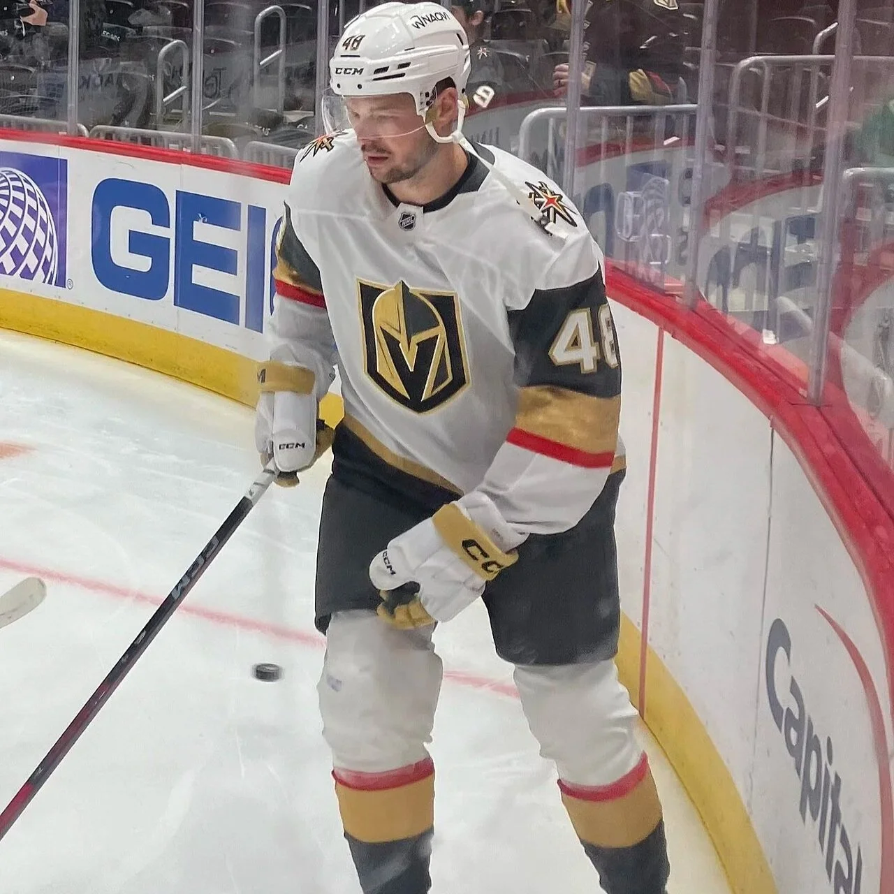 Golden Knights Rally Past Hurricanes 5-4 in Game 1, Take Early Series Lead