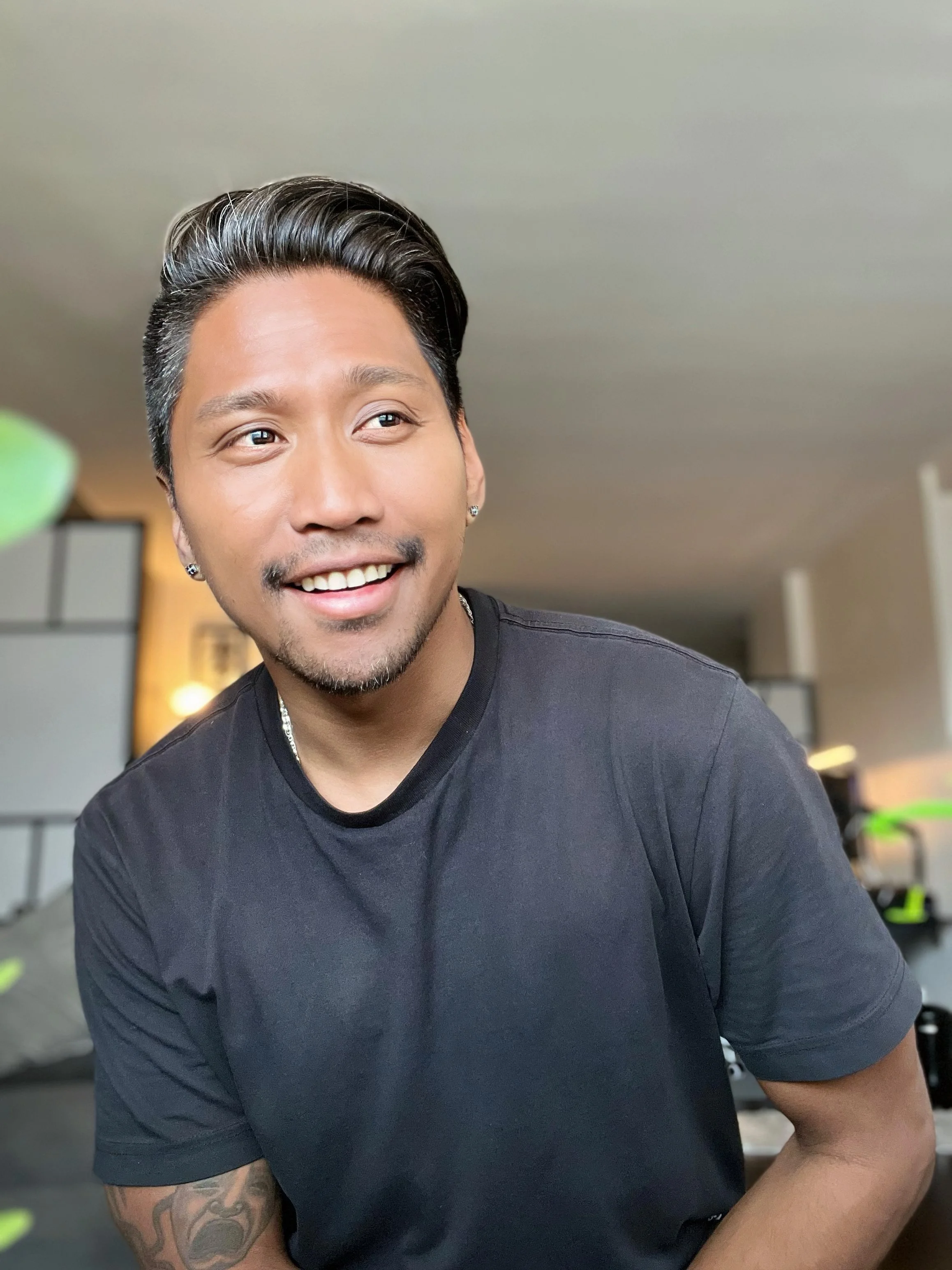 Lifestyle portrait of Xander Duff highlighting his approachable personality and professional presence. Xander Duff is a digital marketing strategist, creative entrepreneur, and media personality sharing his work, projects, and personal brand journey 