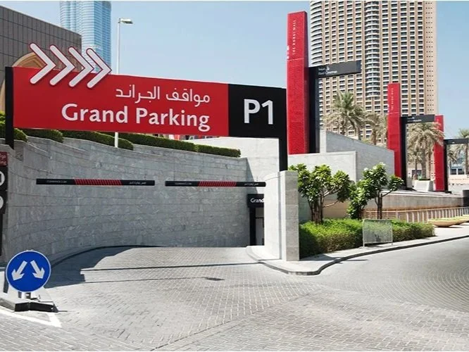 G_DubaiMallParking_01.jpg