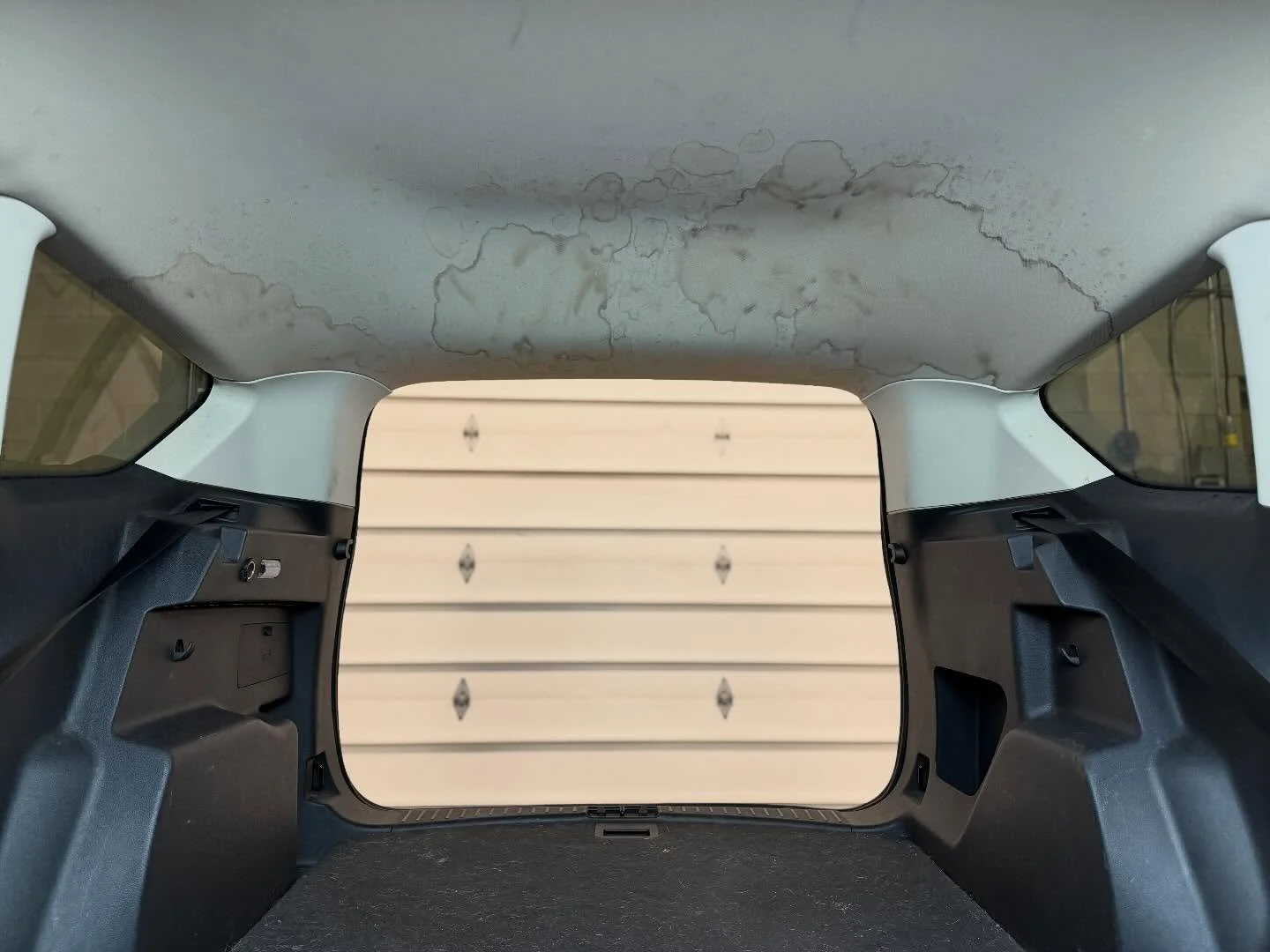 👉🏼 Swipe to see the results

This customer came to us with quite the situation&hellip; 

A case of Coke exploded inside the vehicle and left behind a sticky, stained mess

Thankfully, they made the smart decision to bring it to us! 

After a proper