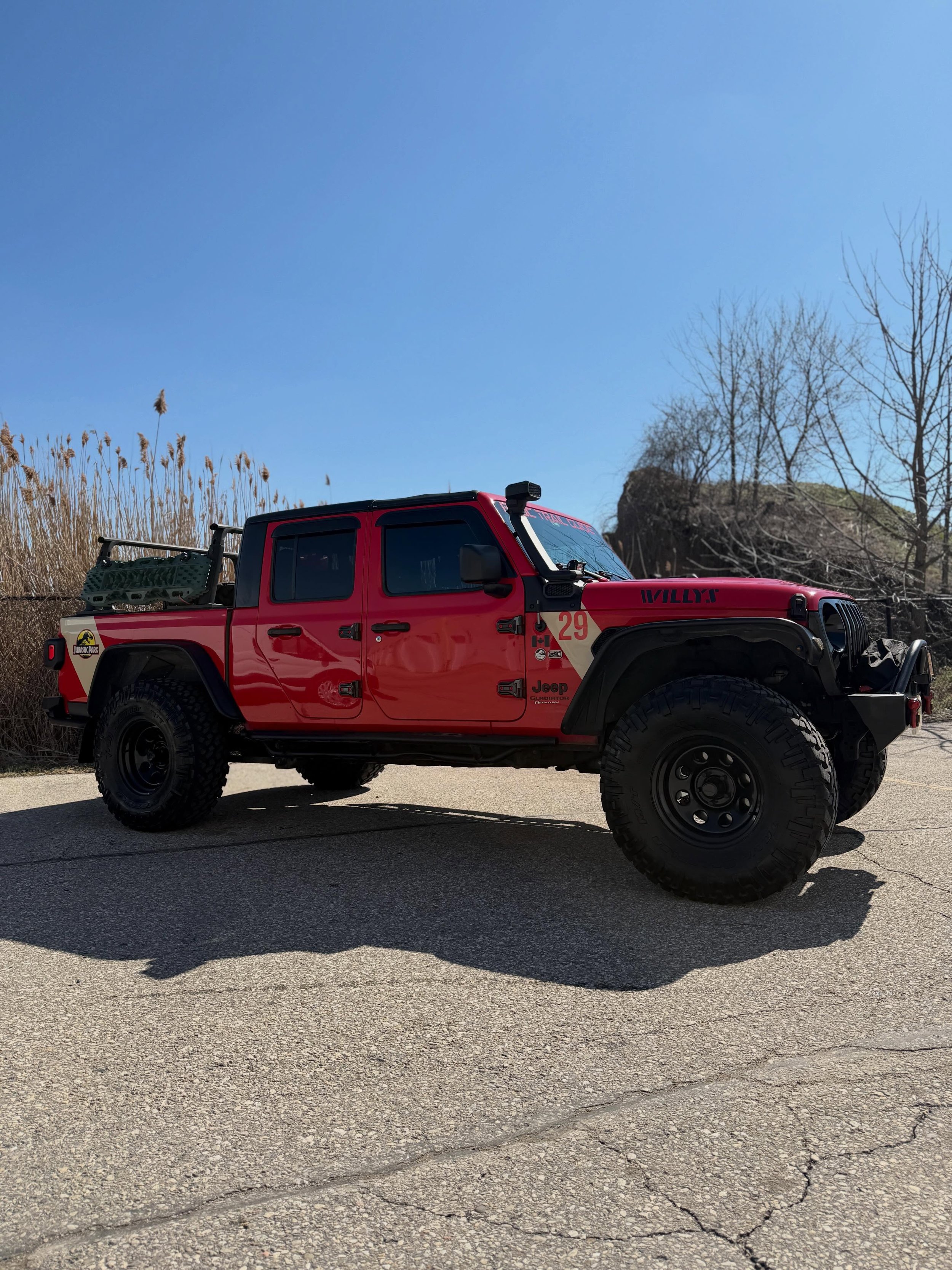 Summer&rsquo;s around the corner and this Jeep Gladiator is officially ready for it ☀️

This beast came in for a full interior detail to remove all the dust, dirt, and everyday buildup, leaving the cabin feeling fresh, clean, and ready for whatever s