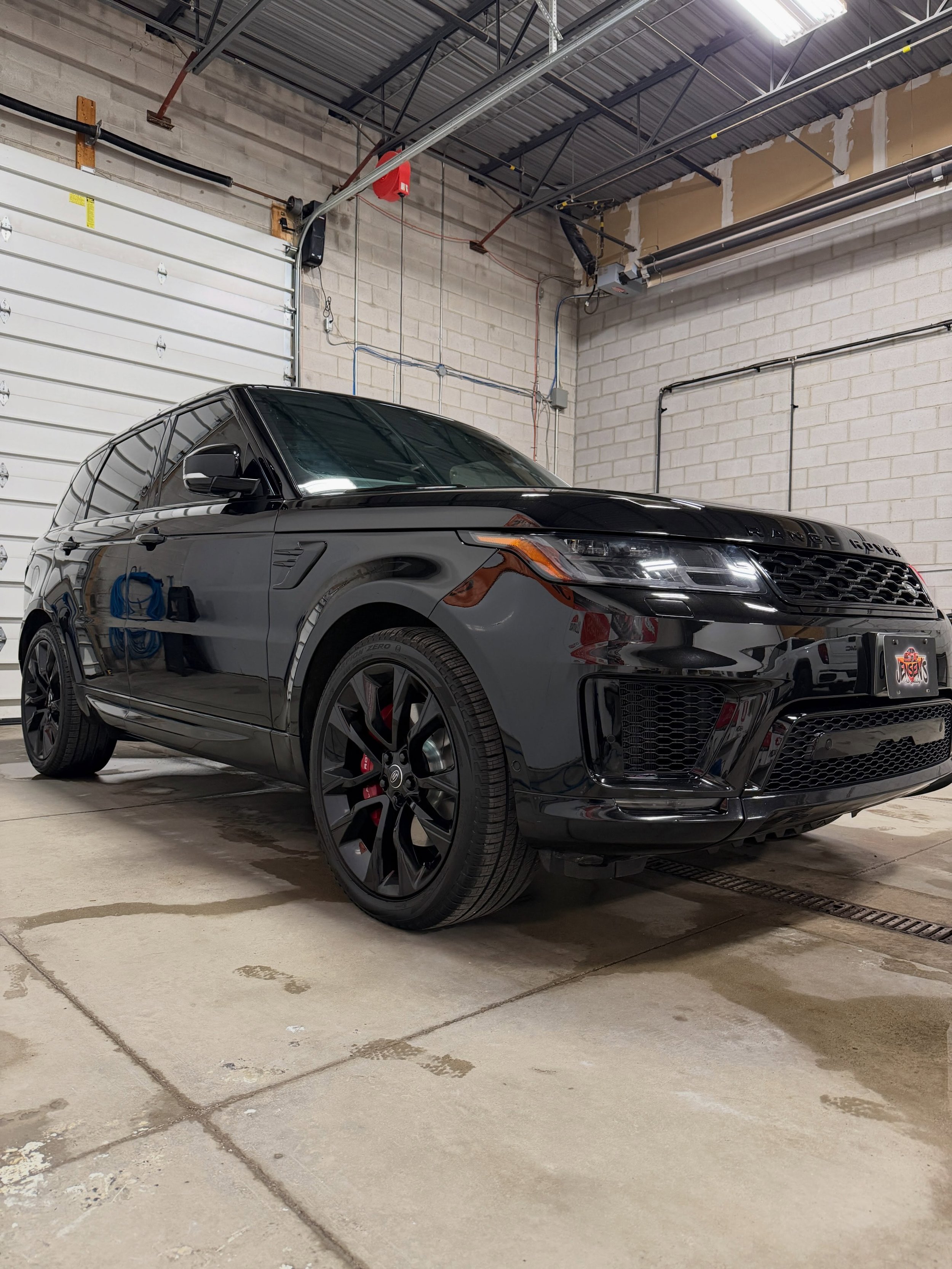 Some vehicles deserve more than just a detail they deserve a complete transformation. ✨

This 2022 Land Rover Range Rover came to us for the full treatment:
✔️ Level 3 Paint Correction
✔️ Modesta BC-X Ceramic Coating
✔️ Professional Paint Touch-Ups
✔