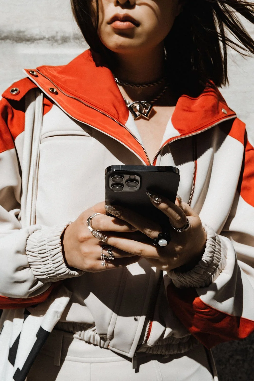 In-Person Assistant vs Virtual Assistant: Why Having Someone Local Changes Everything