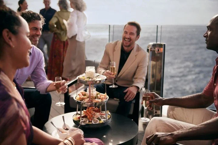 🎡 Elevate your experience on the Magic Carpet, where breathtaking views and extraordinary dining await! Whether you're sipping cocktails with friends or sharing a romantic dinner, this one-of-a-kind venue is truly the most innovative spot at sea. 

