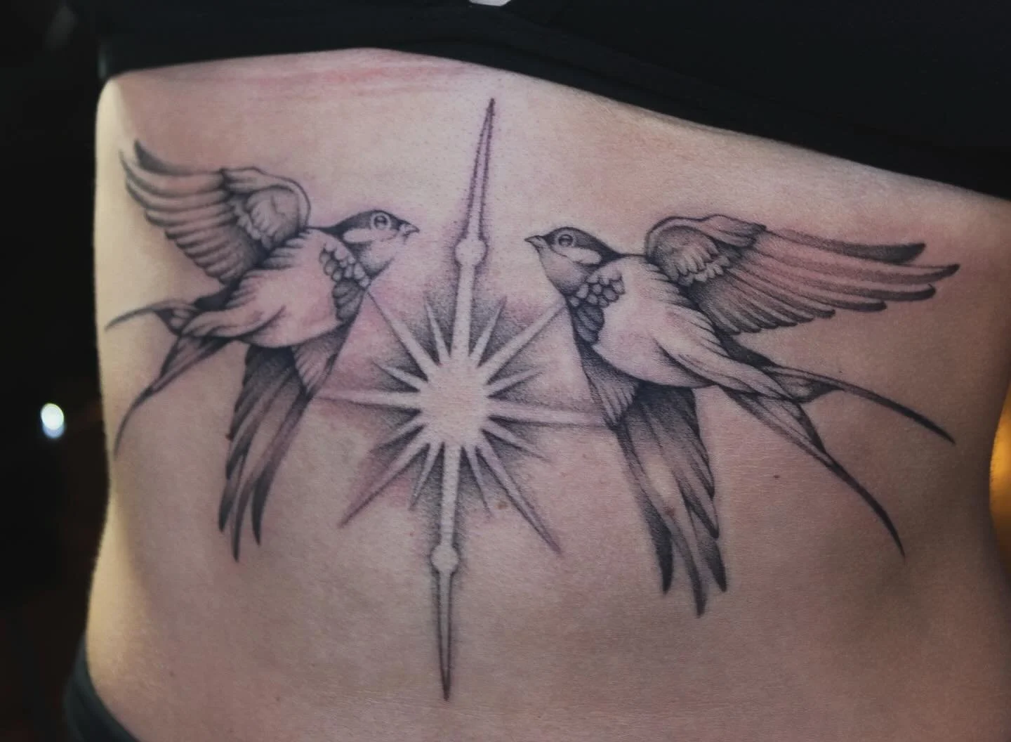 04 / 16 / 25
&bull;
Finally got around to posting this stomach piece; done on the very talented @jbren.art !! Everyone go check out her work and give her a follow!!
&bull;
&bull;
#tattoo #tattooartist #omaha #omahatattoos #omahatattooartist #nebraska