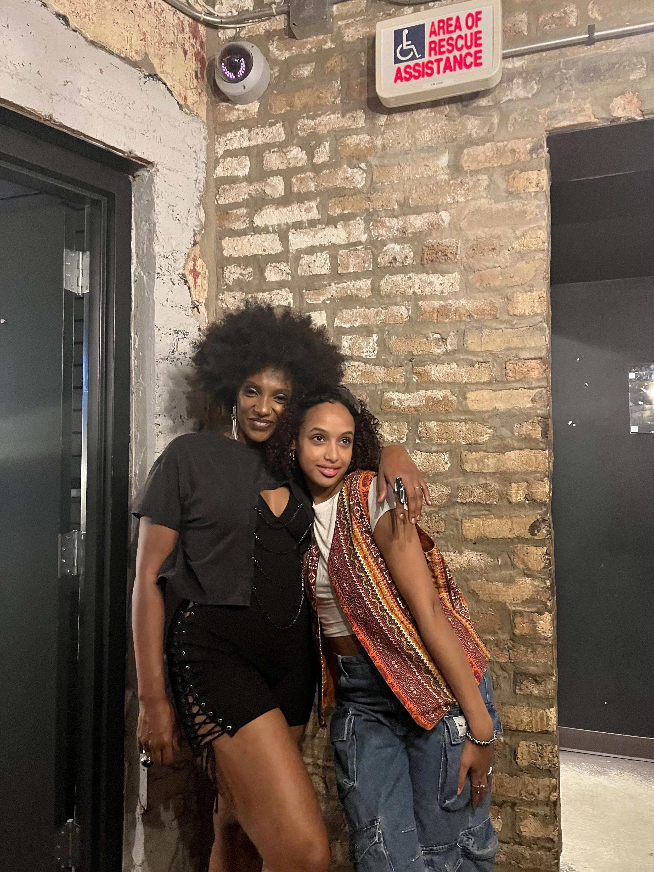 Senite Opens for Mereba