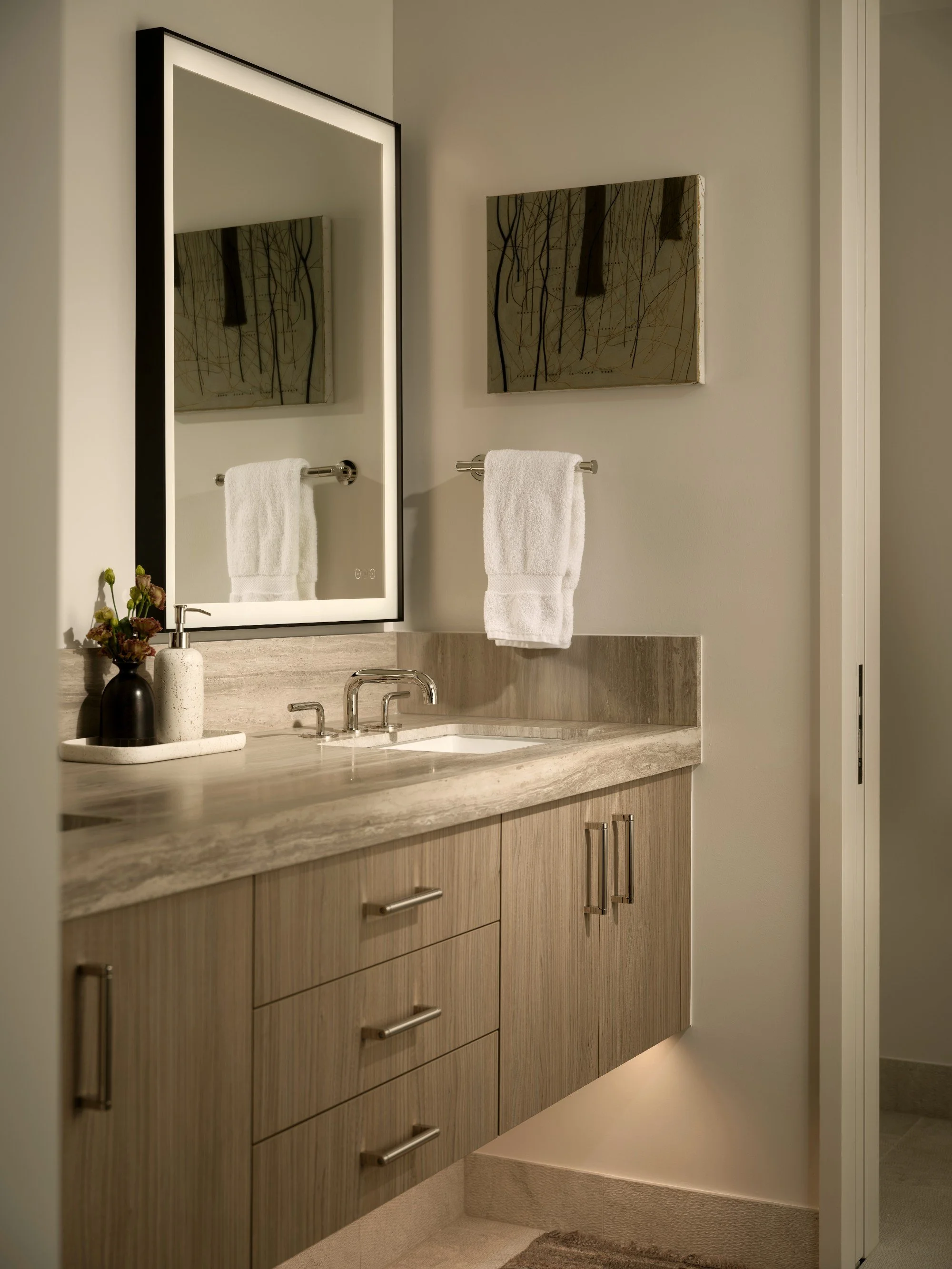 _Jacobs Interiors_Markowitz_Guest Bath V2.jpg