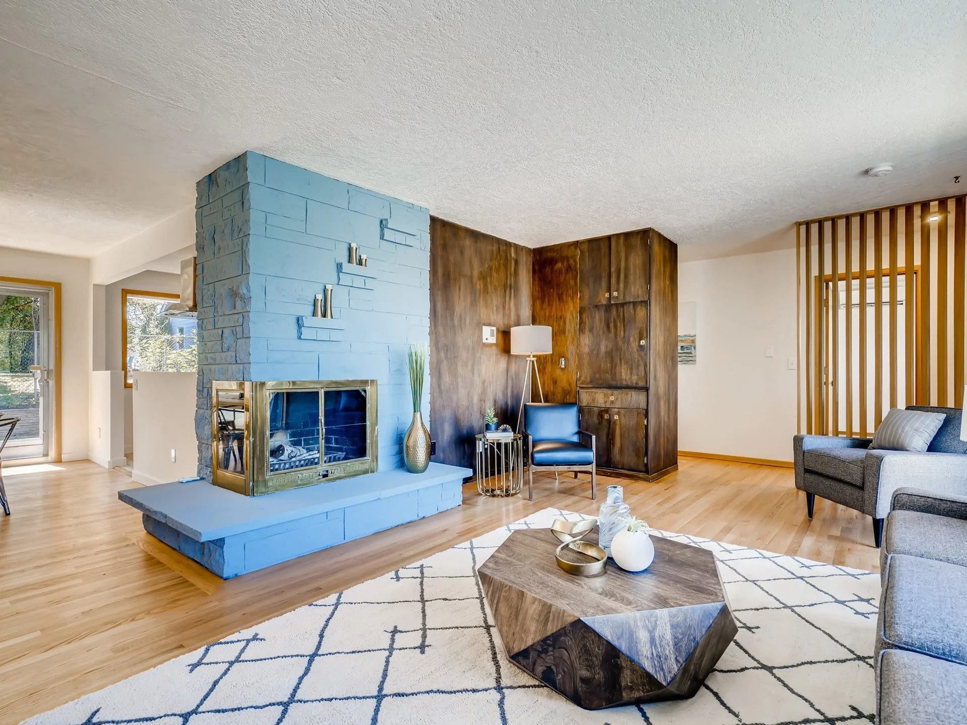 906 NE Stafford Portland OR - MLS Sized - 020 - 33 2nd Floor Living Room.jpg