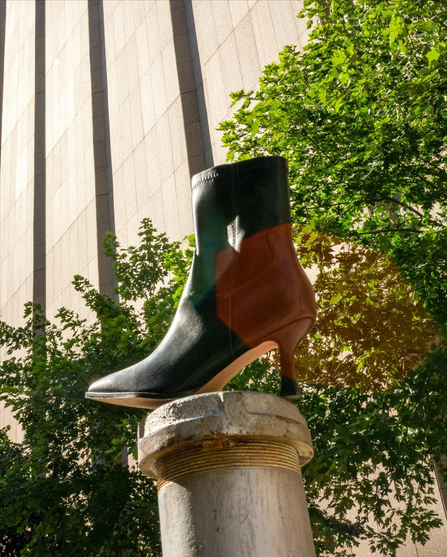 Statement boots, skyline energy. 🌆

Available @amazon