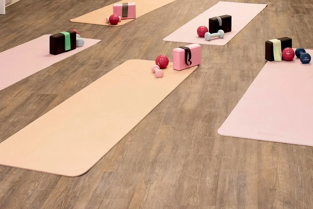 Pilates-Kurs im Therapiezentrum Rohan in Köln-Zollstock mit kleinen Gruppen und persönlicher Betreuung