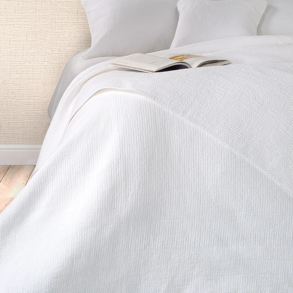 BRUNELLI CONTEMPORAIN WHITE STITCHED QUILT
