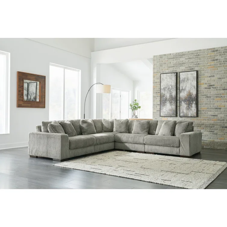 Lindyn 133" Wide Symmetrical Corner Sectional
