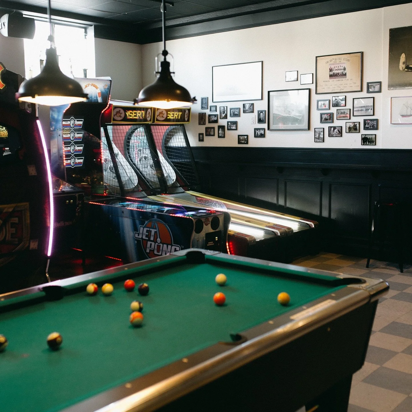 Leave work early, your favourite community pub is waiting. $32 buckets of Beers + $5 Swizzle Shots all night long &mdash; get it while the gettin&rsquo;s good 🤝🎯🎱🫡

#vancouverbar #vancouverbeer #mainstreetvancouver #eastvan #vancouvernightlife