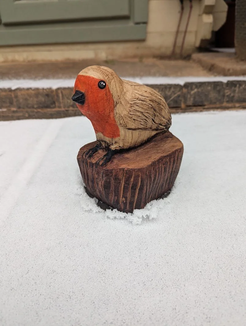 Small Robin on a Stump - Made to order (base can be personalised)