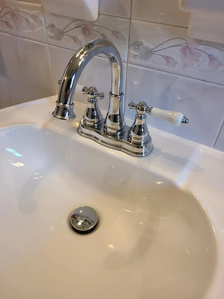 Pedestal Sinks 2.jpg