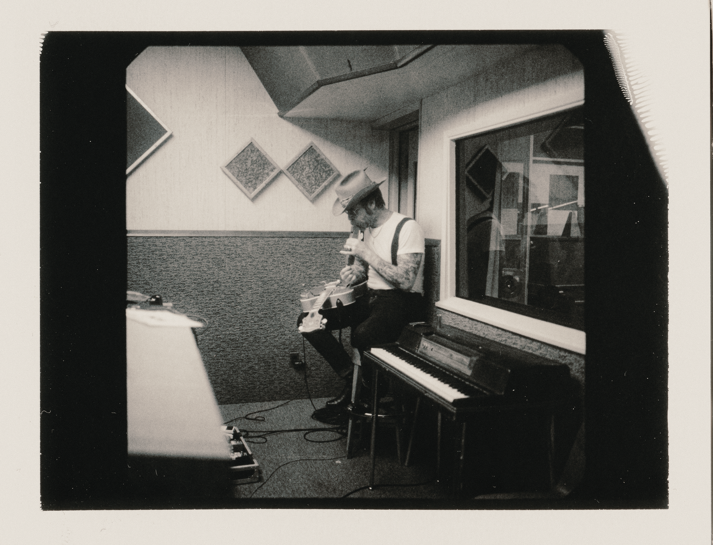 jesse_hughes010.png