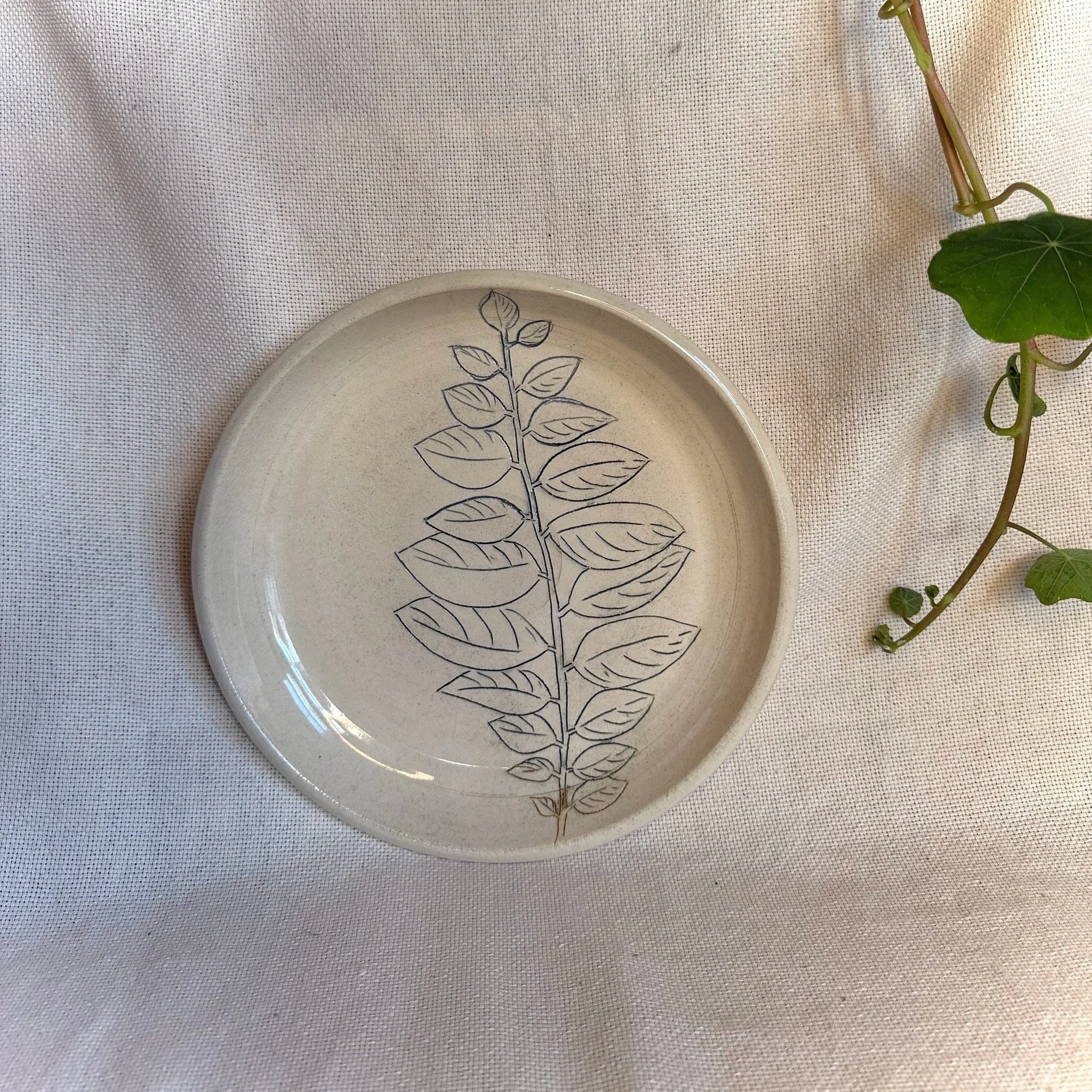 Carved Leaf Curry Plate #48