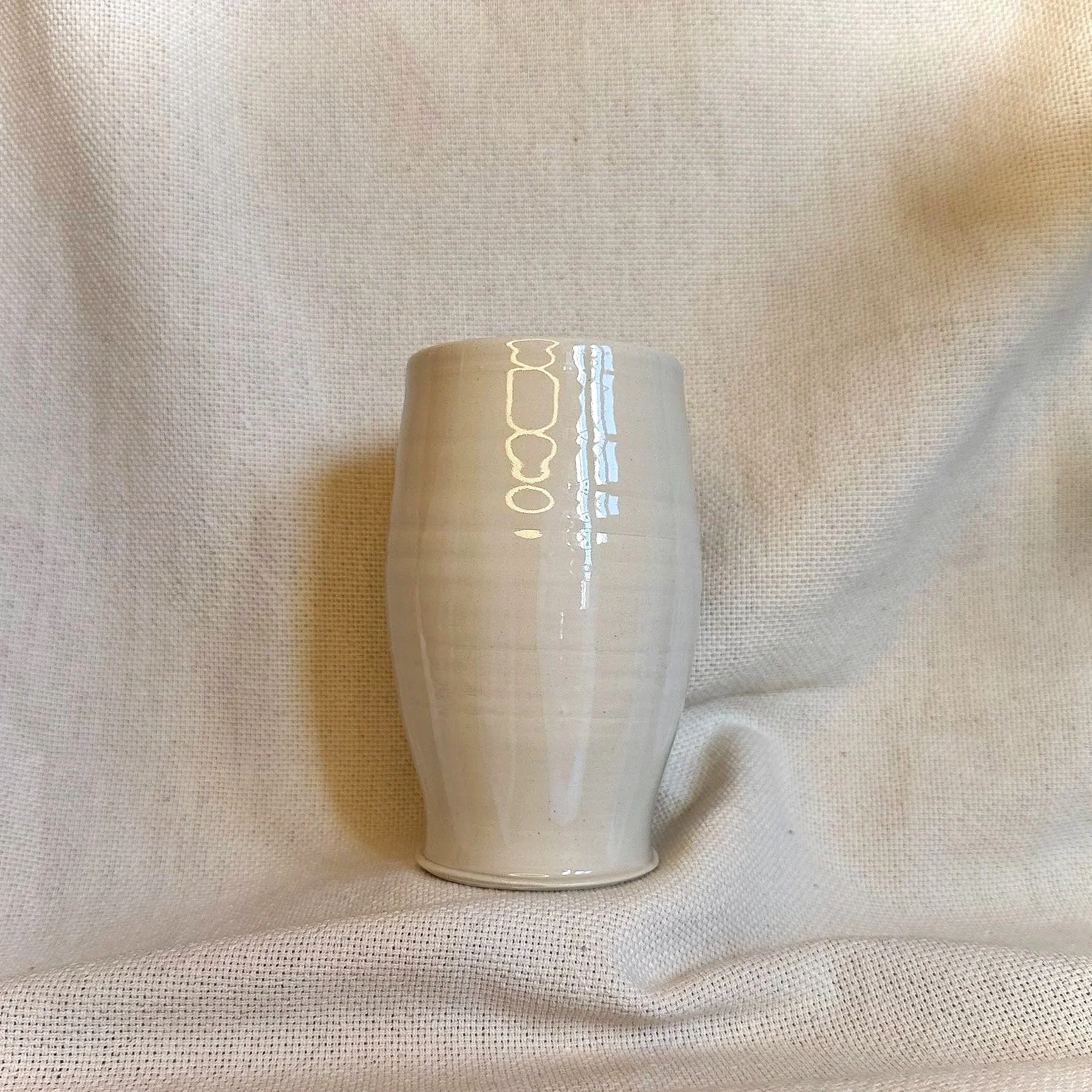 Tumbler White w/ fingers #24