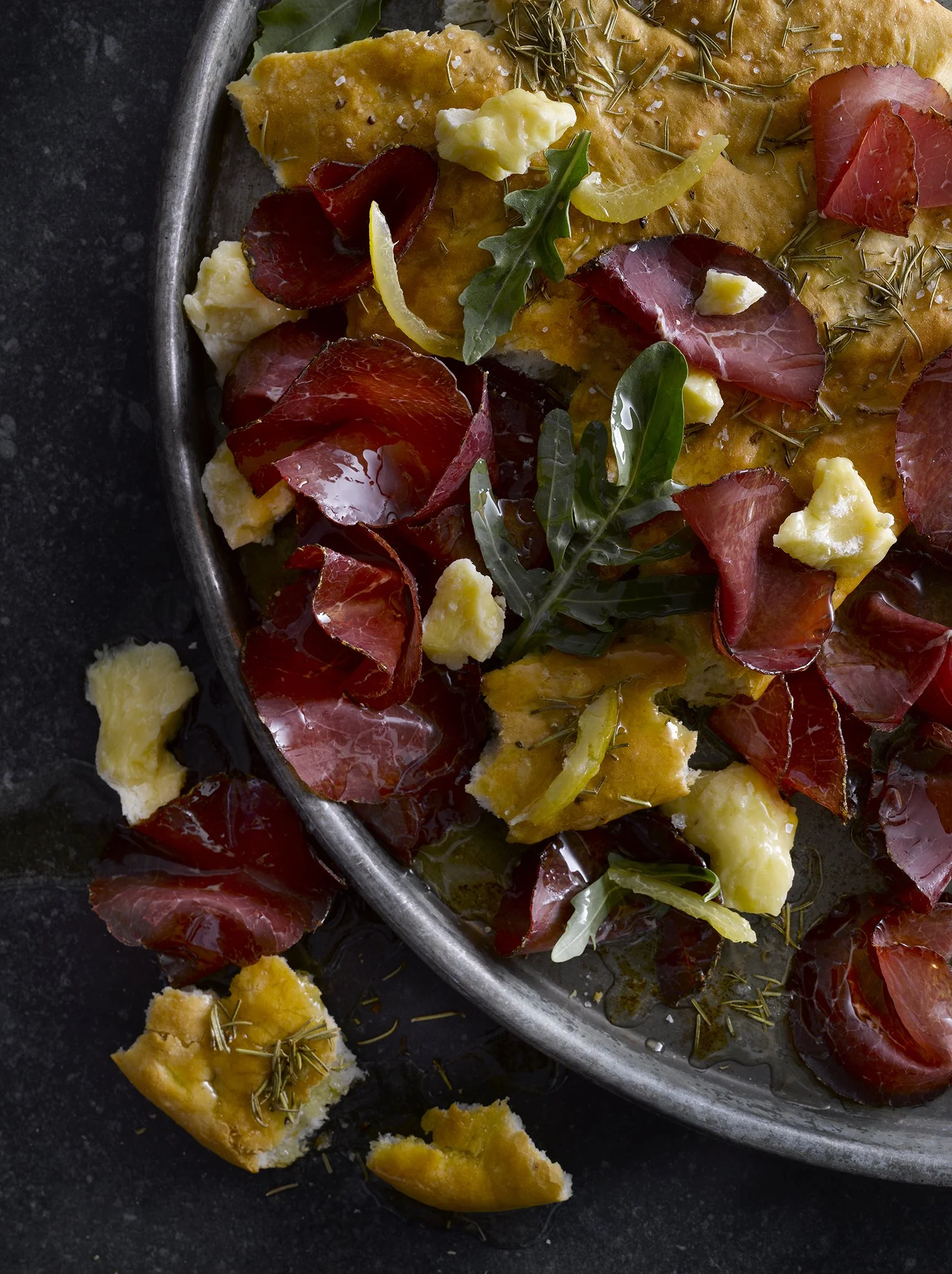 Bresaola, parmesano y focaccia con oliva_00095.jpg
