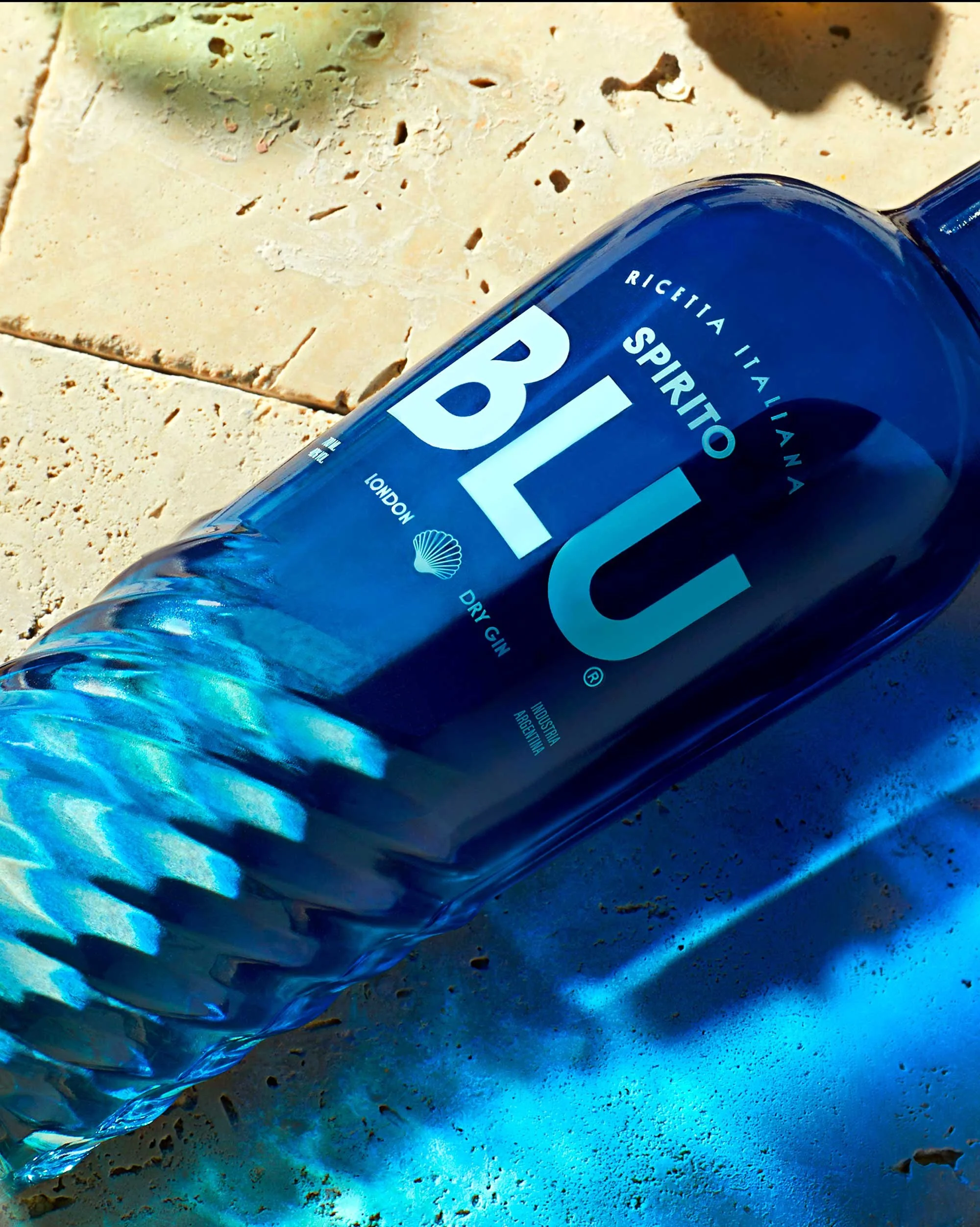 231131-BLU-7017_ok_CROP.jpg