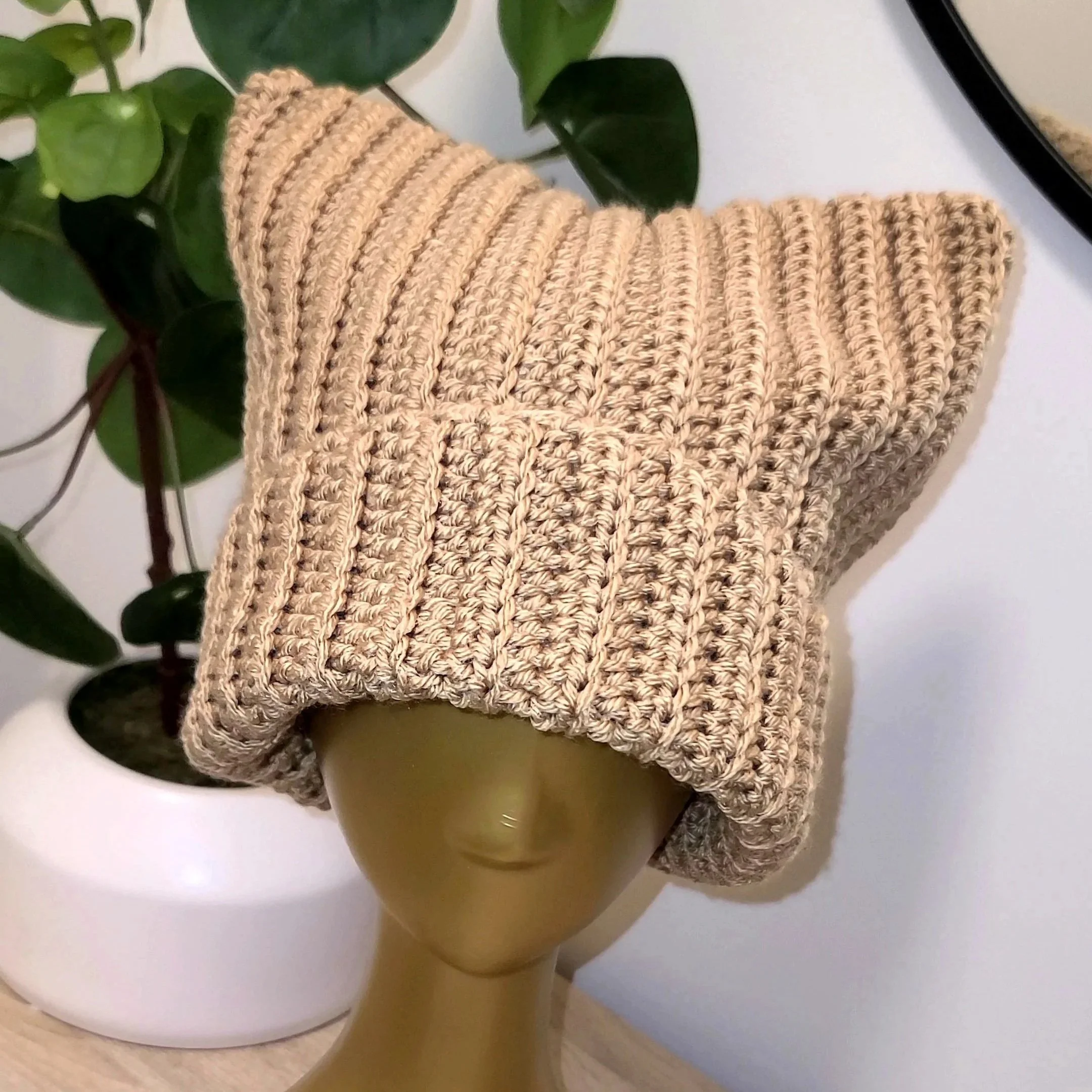 Solid Color Ribbed Cat Beanie