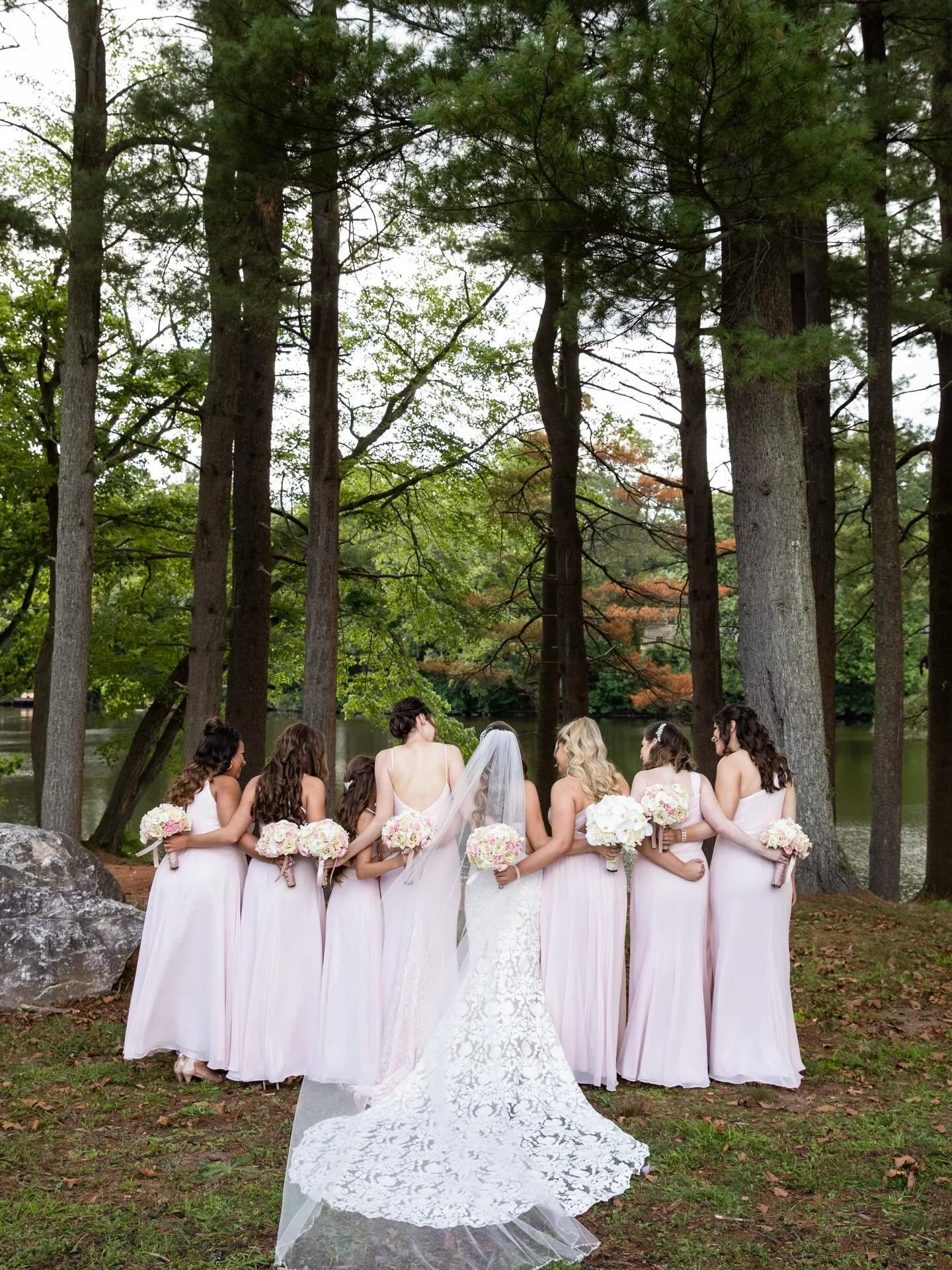 Showing off those beautiful bouquets 💐

Planner: @dreamedandbooked 
Photos &amp; Video: @kirchhof.photography x @victorialovagliofilms 
Venue:@theestateatfarringtonlake
Florals/Decor: @irinagozman

#njbride #njwedding #eventplanner #wedding #wedding