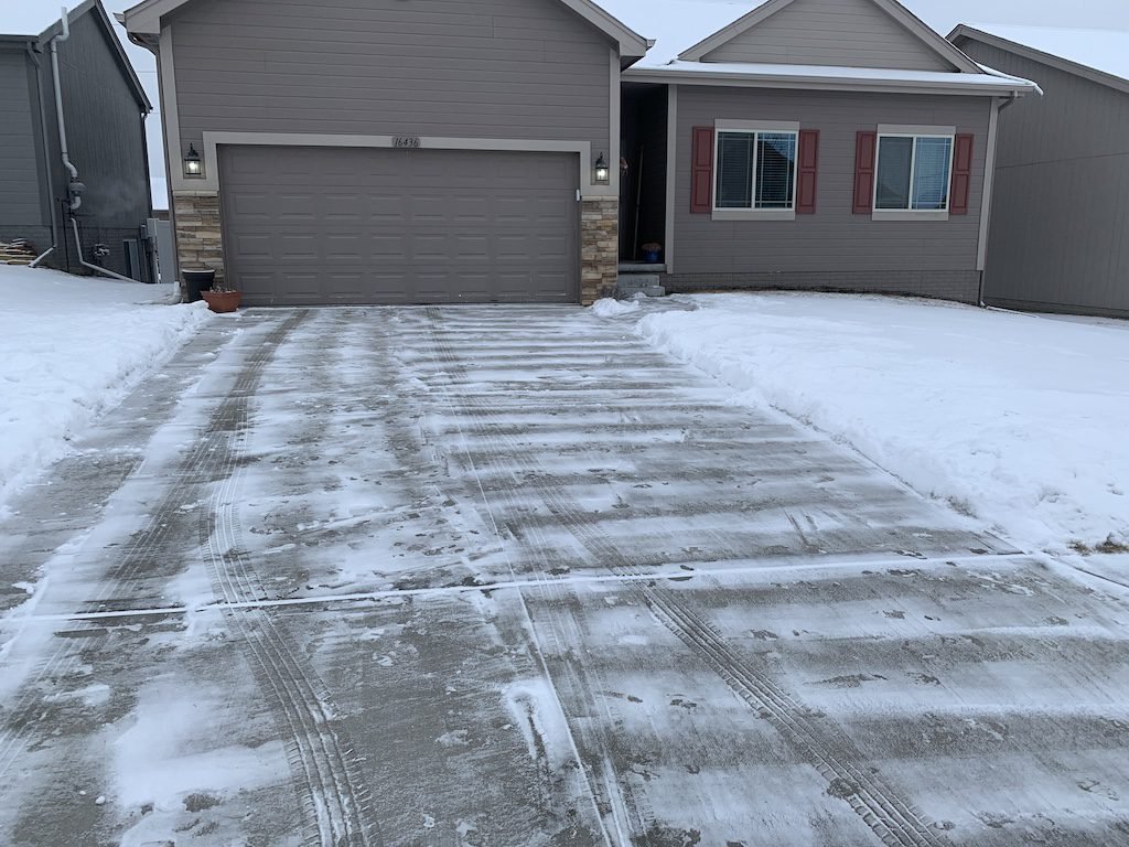 Residential-Snow-Removal1.jpg
