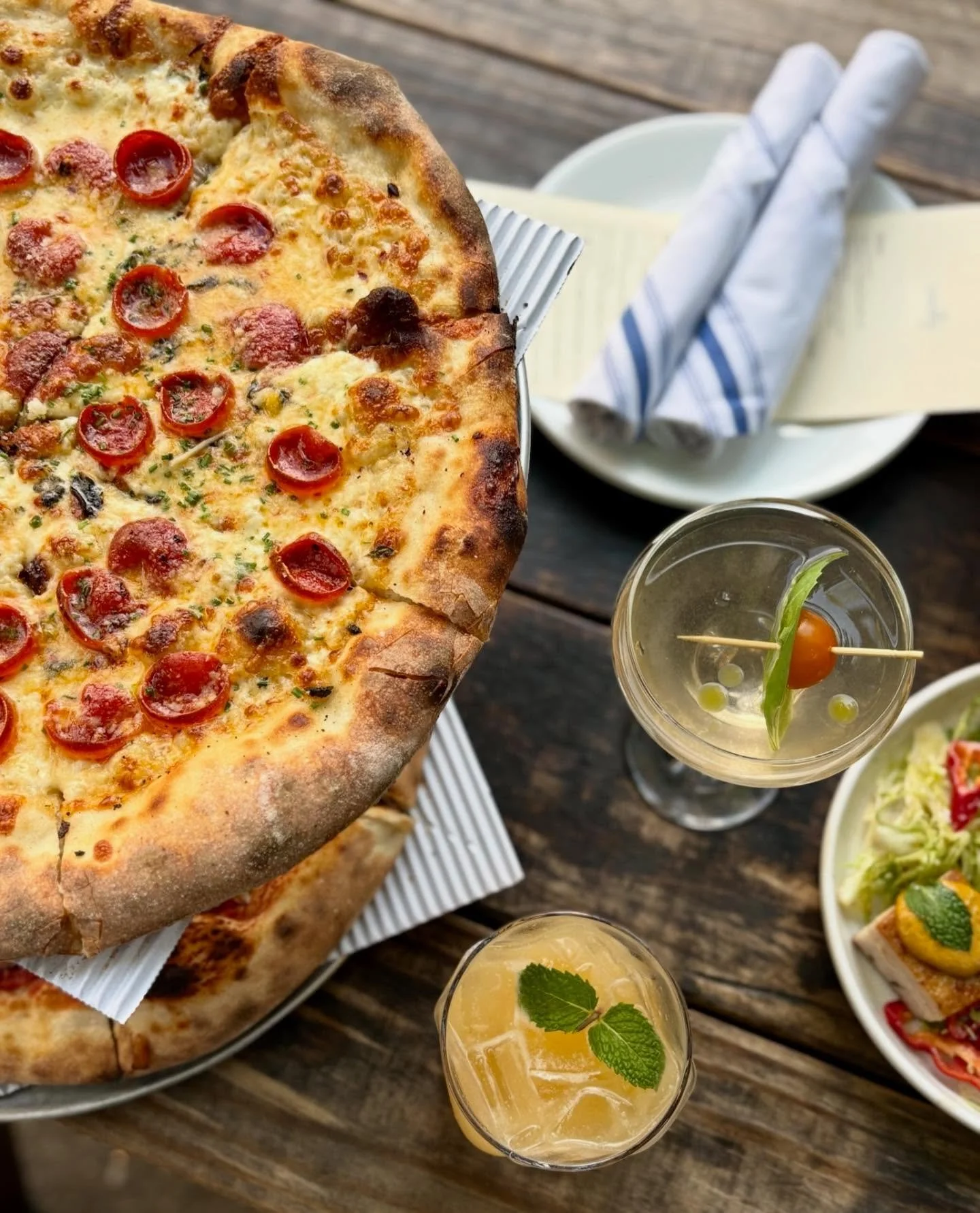 New bevs on the Capitol Hill cocktail menu 🍸 a bright savory martini, Tomato Girl Summer (because obviously 🍅) &amp; a house made nectariane Italian soda. Drinks go really well with food. Good food.

Happy Sunday!! See you soon 😘

#martini #tomato