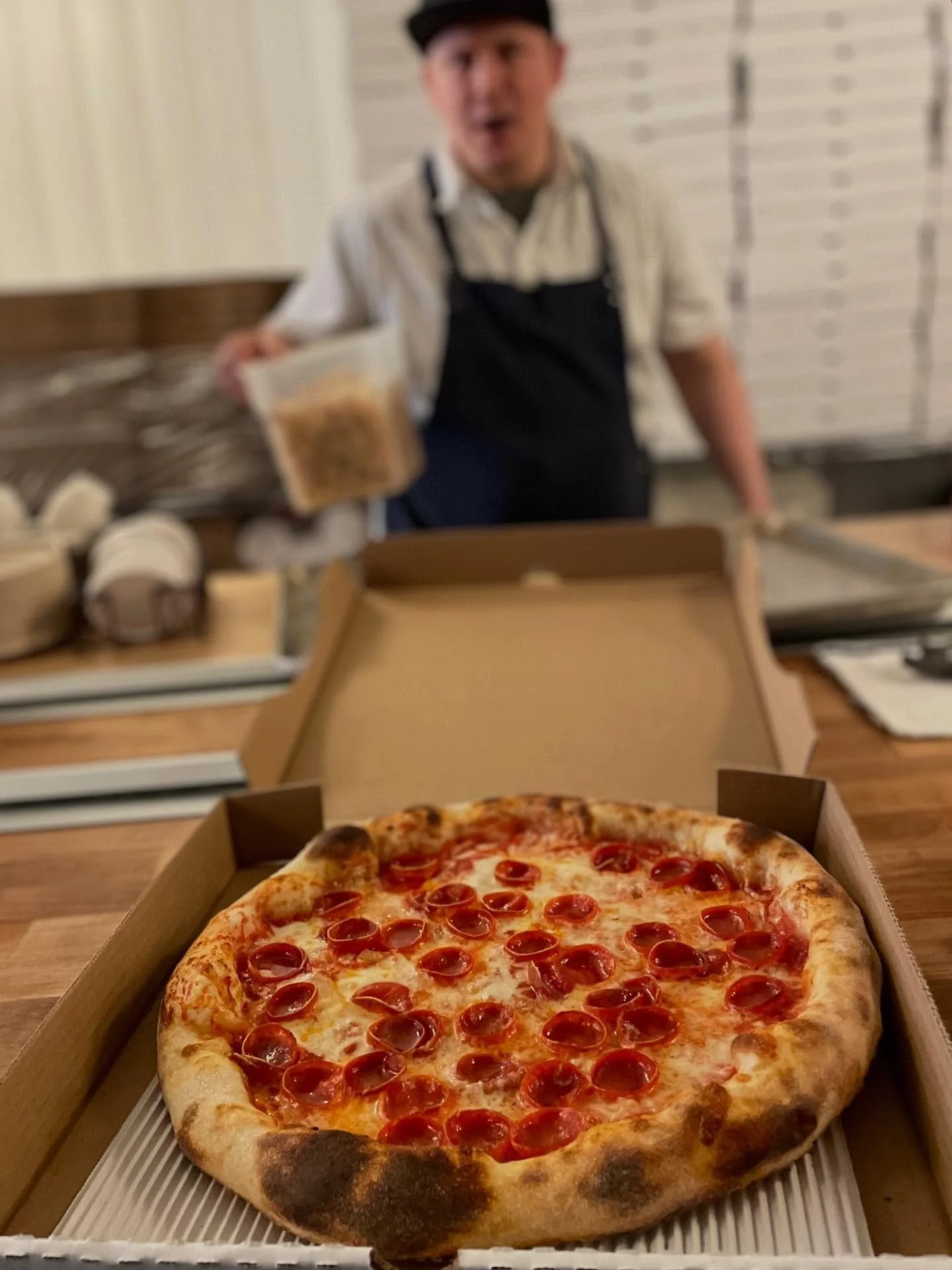 🚨 To our Queen Anne friends &amp; fam 🚨 Due to emergency electrical work by the city, we will not be open for dine-in this evening, Thursday 11/6. 
HOWEVER! We will be offering take-out pizzas and salads from 4-6:30p &mdash; order online (link in b