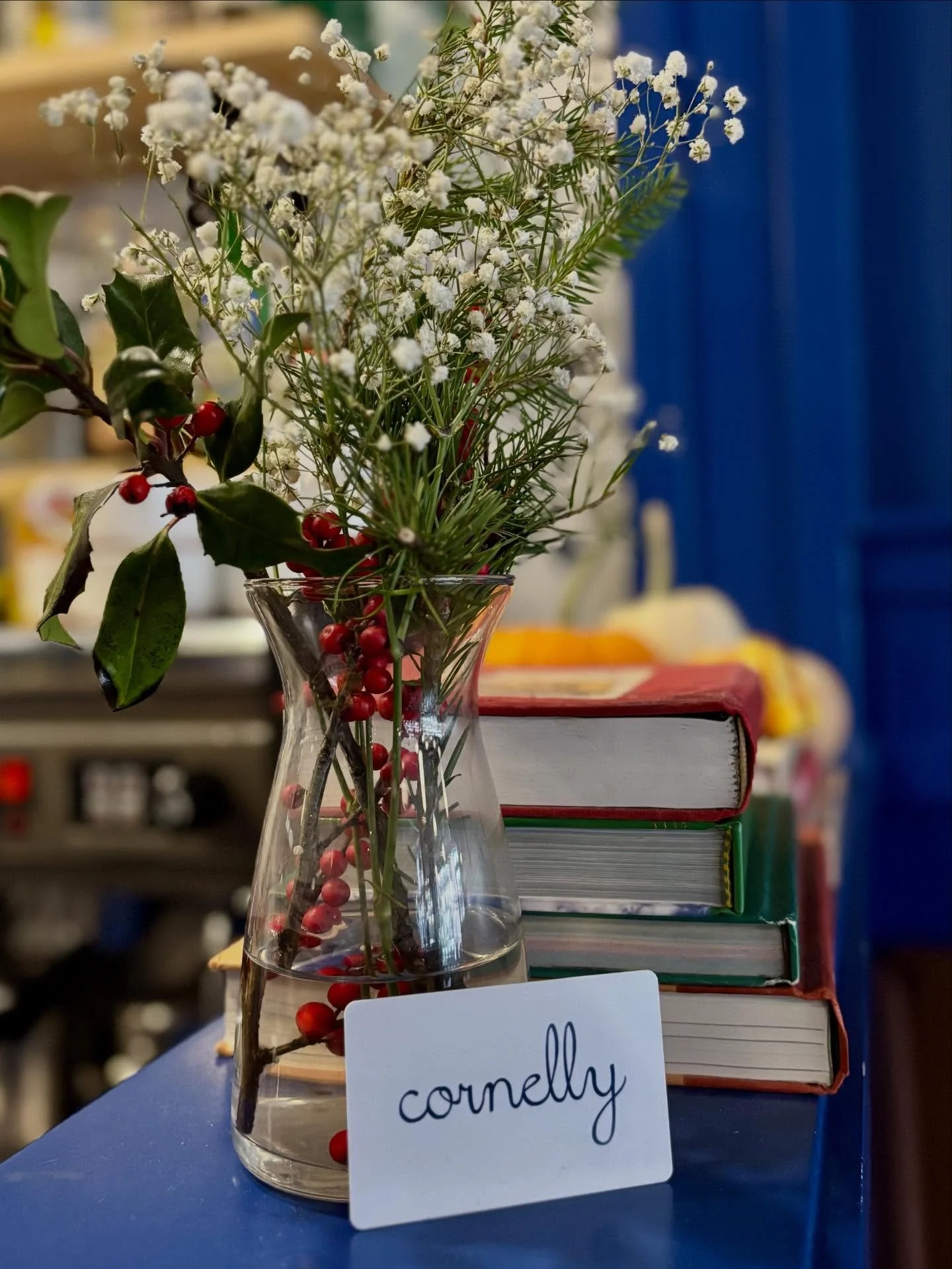 Yes we are in the business of GIFTING 🎁 Gift Cards can be purchased online or in house, and they are good to use at either location. Get gifting!🍝🍕Can&rsquo;t go wrong with a good meal out on the town! 

#seattlerestaurants