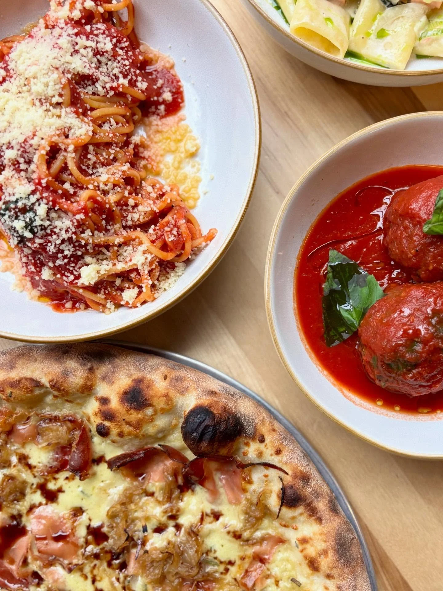 Thursday hungries???? Come eat with us! Or bring our food to your couch. Either way, big yums to satisfy those cravings at the tail end of your week. 

Link in bio to order take-out at Capitol Hill &amp; Queen Anne, or let us wine and dine you in hou