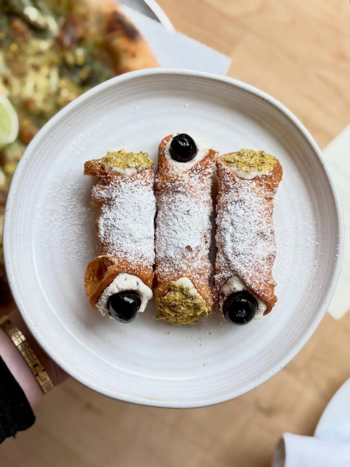 This beauty cannoli to remind you that Capitol Hill Brunch &amp; Queen Anne Quick Stop are ON this weekend, 9a-12p, and you can order online for pick-up so you can do the cozy thing from your couch ⛄️

And yes indeed to this special treat on Capitol 