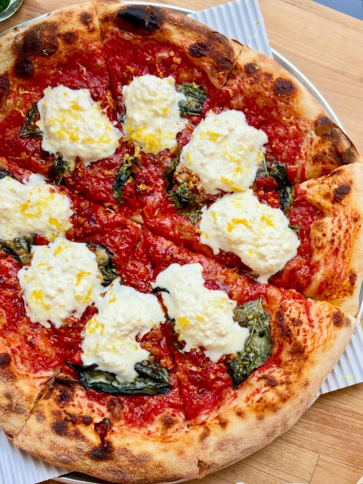 Happy Monday friends 🥰 We&rsquo;ve got all the delicious stuff for you tonight... Both locations open 5-9p for dine-in or take-out &mdash; link in bio!! 

#capitolhillseattle #queenanneseattle #seattlerestaurants #seattlepizza #seattlepasta