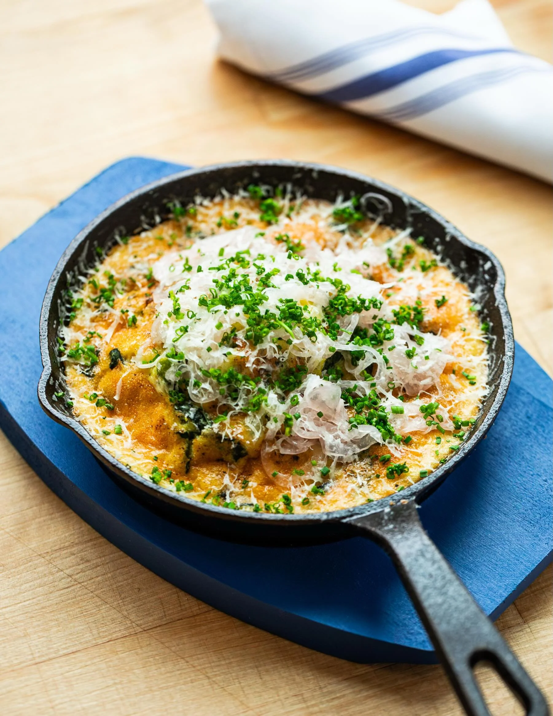 Feels like a good morning for a veggie frittata 🍳 BRUNCH DAY!!! Doors open at 9a on Summit Ave for a skillet of nourishing eats. 

QUICK STOP in Queen Anne for your breakfast burrito needs! See you soon friends 🐢

📷 @laurenmaxphoto 

#seattlebrunc